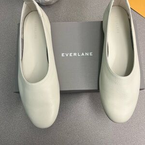 Everlane Women's Off White Leather Flats NWOT